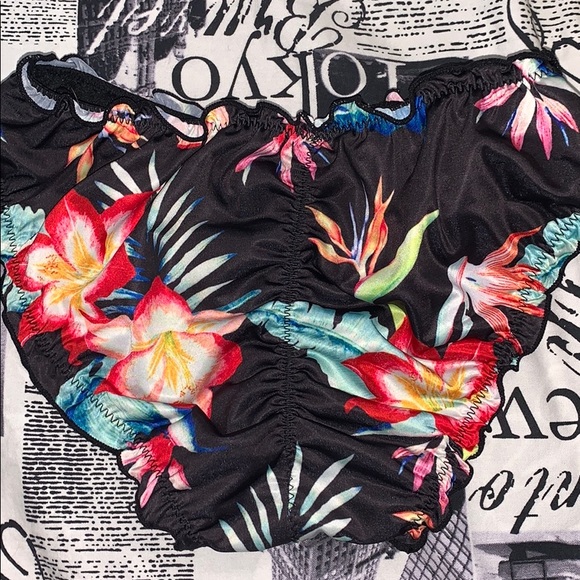 flower bikini bottoms - Picture 2 of 3